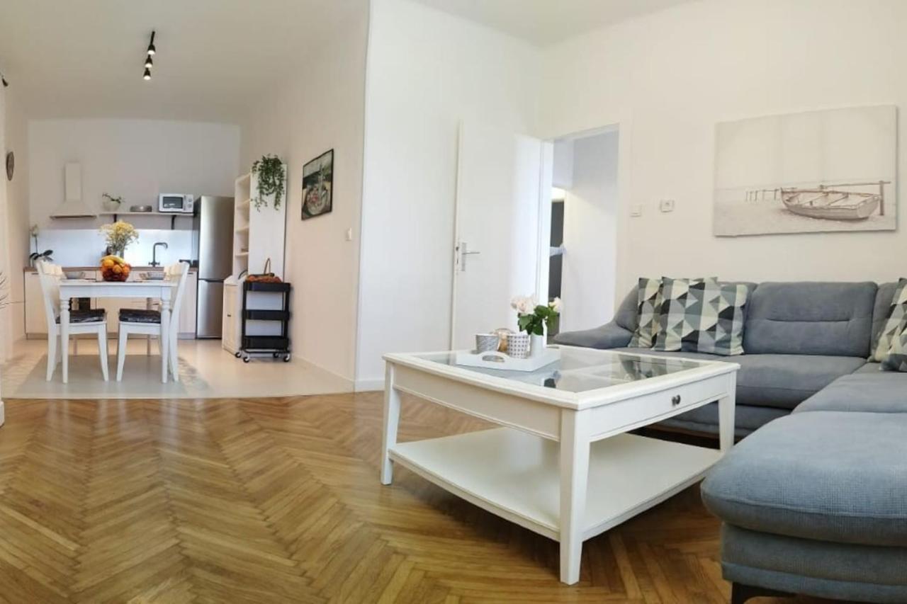 Luxury Apartment Lukas Orebić Exteriör bild